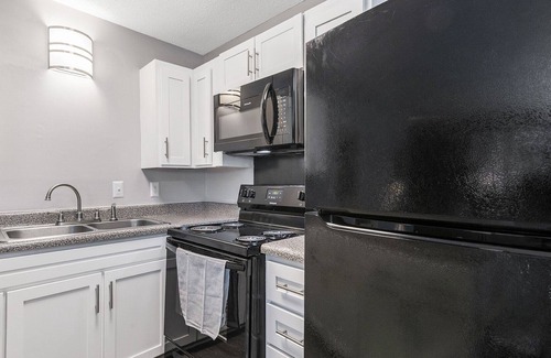 Greensboro Wohnung | Modern Apartment in Prime Location (ID1170X559)