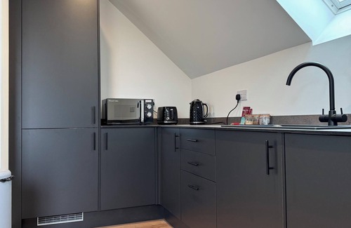Brympton Wohnung | Modern Apartment. Peaceful & Secure, Private Parking, Beautiful Surroundings