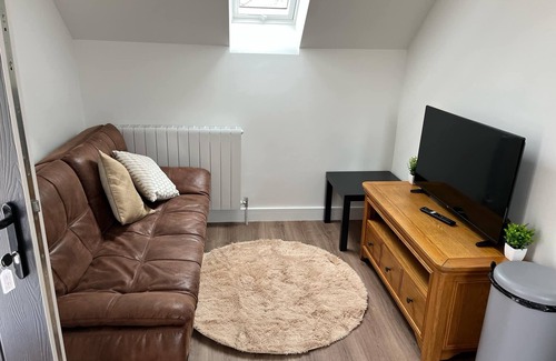 Brympton Wohnung | Modern Apartment. Peaceful & Secure, Private Parking, Beautiful Surroundings