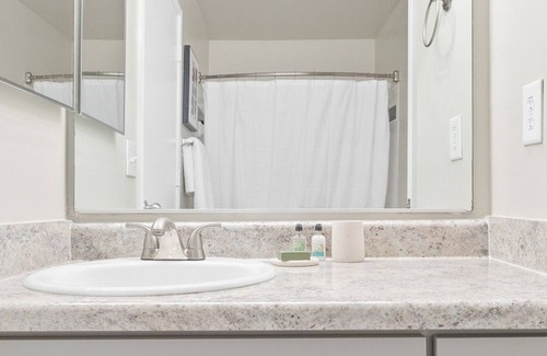 Winston - Salem Wohnung | Modern Apartment in Prime Location (ID6949X45)