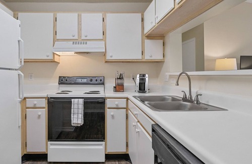 Winston - Salem Wohnung | Modern Apartment in Prime Location (ID7350X50)