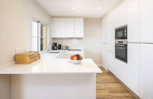 Benagil Haus | Modern apartment with sea views, terrace