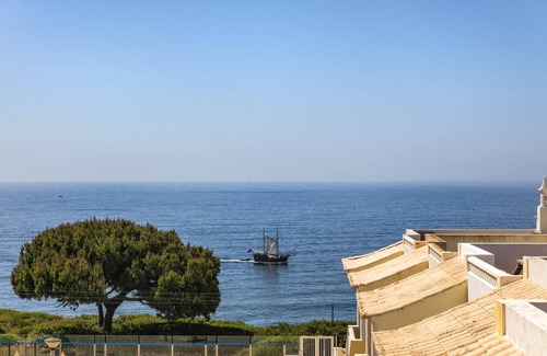 Benagil Haus | Modern apartment with sea views, terrace