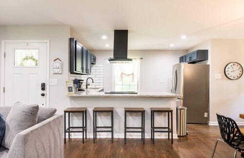 Jefferson Park Haus | Modern APT 4 Beds Mins to Atlanta Airport & Downtown đ„