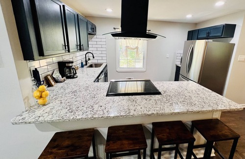 Jefferson Park Haus | Modern APT 4 Beds Mins to Atlanta Airport & Downtown đ„