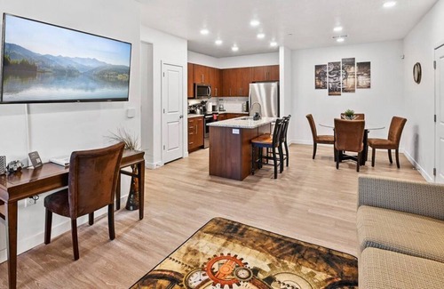 American Fork Wohnung | ★Modern Apt★Comfy Bed★Wifi★4UK TV★Keurig★Wifi★