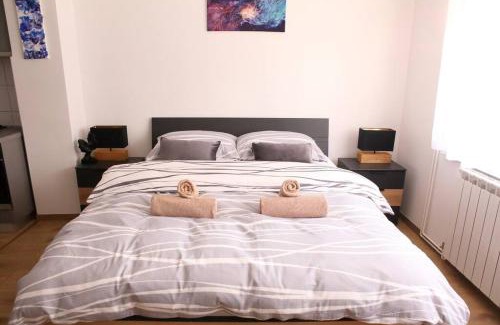Sesvete Wohnung | Modern apt in Dubec, ideal for couple
