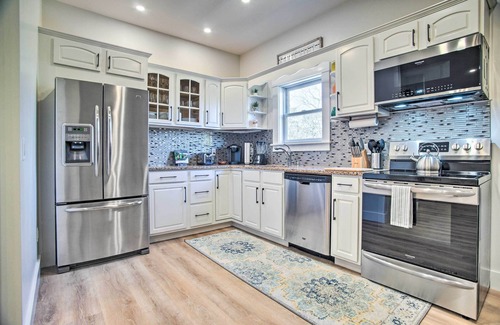 Lagoon Heights Wohnung | Modern Apt Near Martha's Vineyard Beaches!