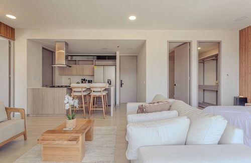 Patio Bonito Wohnung | Modern apt near Provenza and Lleras