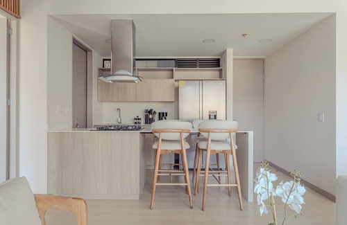 Patio Bonito Wohnung | Modern apt near Provenza and Lleras