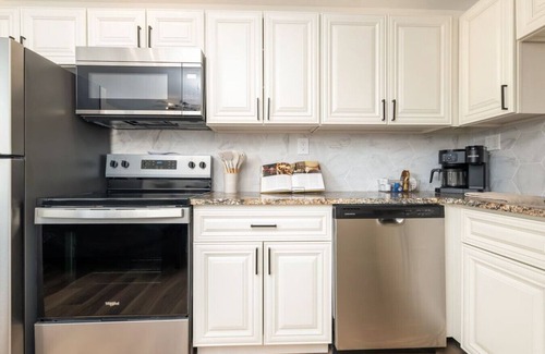 Downtown Columbus Wohnung | Modern Apt | Parking | Near German Village + Dtwn