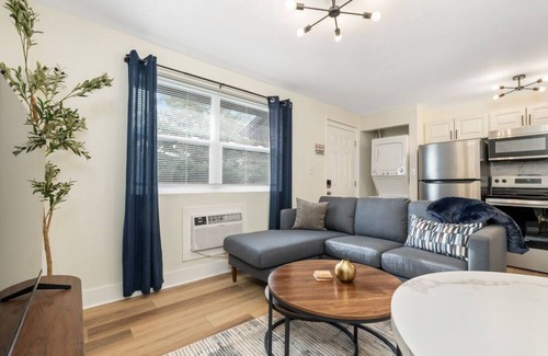 Downtown Columbus Wohnung | Modern Apt | Parking | Near German Village + Dtwn