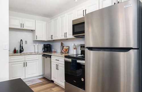 Downtown Columbus Wohnung | Modern Apt | Parking | Near German Village + Dtwn