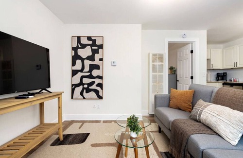 Downtown Columbus Wohnung | Modern Apt | Parking | Near German Village + Dtwn