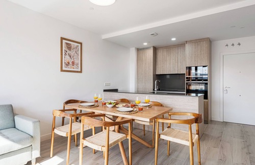 Palma-Palmilla Wohnung | Modern Apartment w/ Shared Pool and Terrace