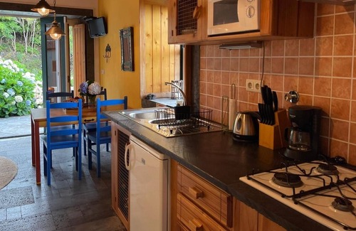 Pico Wohnung | Modern Azorean Apartment with Ocean View