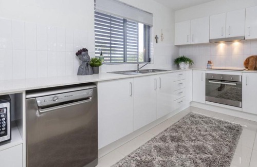 Woorim Haus | Modern Beachside Escape