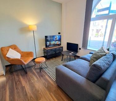 Hull Old Town Wohnung | Modern Bright 3 Bedroom Apartment In Converted Brewery With Secure Undercover Gated Parking