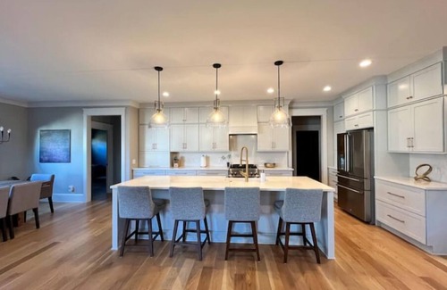 Greensboro Haus | Modern Bungalow 3 beds 3 baths