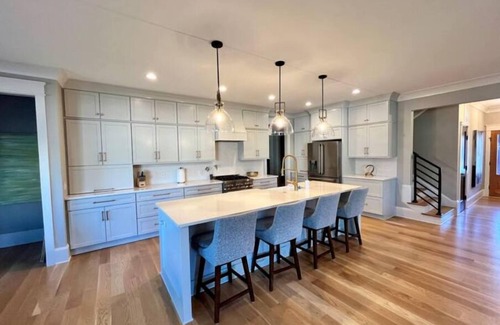 Greensboro Haus | Modern Bungalow 3 beds 3 baths