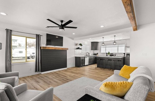 Lewiston Haus | Modern Bungalow. Close to St. Joseph's hospital and Lewis Clark State College