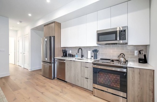 Southeast Hotel | Modern Capitol Hill Apartment with Balcony - 3 Min Walk to Metro!