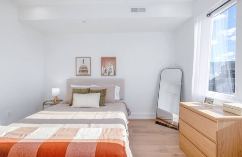 Southeast Hotel | Modern Capitol Hill Apartment with Balcony - 3 Min Walk to Metro!