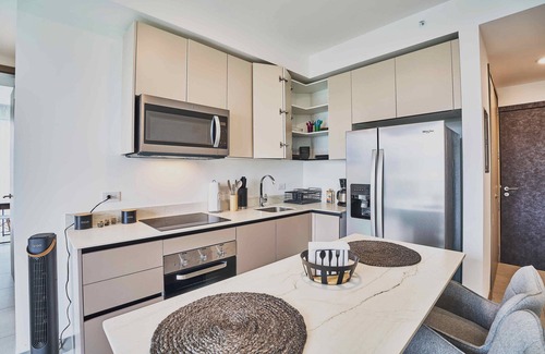 San Jose Wohnung | Modern central Apt w views +Concierge+Parking+Gym