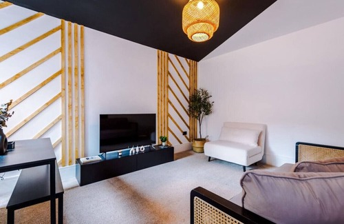 Eccles Haus | Modern & Chic Four Bedroom Home