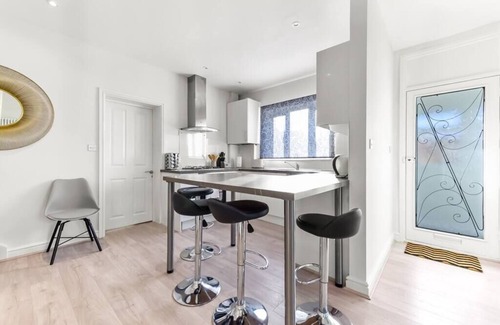 Chase Haus | Modern, Clean, Stylish and Totally Hassle-Free!