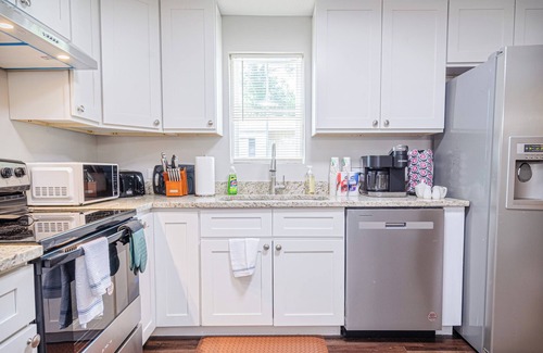 Columbus Haus | Modern Columbus Haven Military