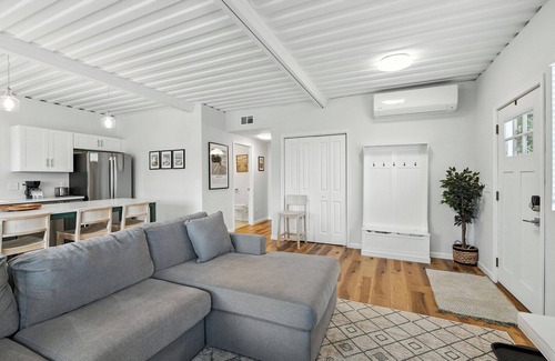 Fish Creek Kabine | Modern Comfort, Dog Friendly Private lot in Fish Creek