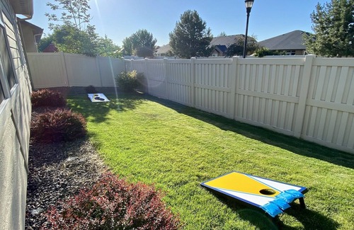 Meridian Haus | Modern Comfy 3BR house near the Village + Downtown