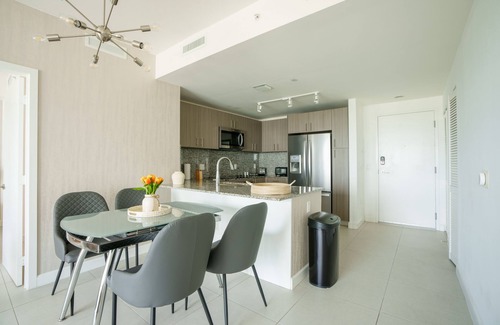 Ludlam Eigentumswohnung | 2-bedroom condo just 11 minutes from Dolphin Mall