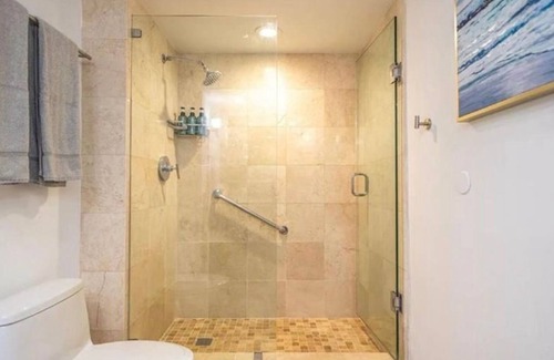 East Fort Lauderdale Hotel | Modern Condo by the Beach, Water Taxi Stop, Prime Location!