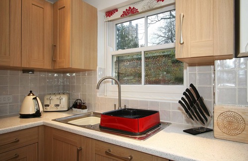 Ely Hütte | Modernes Häuschen im traditionellen Stil mit Parkplatz vor der Haustür der Kathedrale