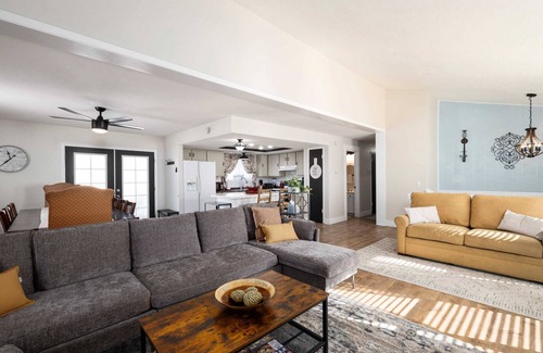 Mount Pleasant Haus | Modern Country Retreat w Majestic Views by Stay