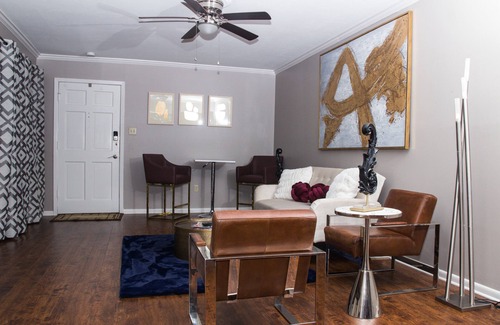 Tougaloo Eigentumswohnung | Modern Designer Condo Near I55 w/Balcony