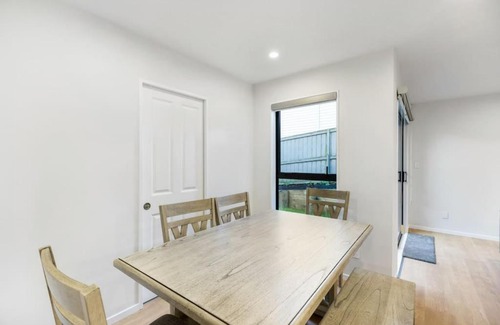 Mount Roskill Haus | Modern Family Townhouse in Mt Roskill, Auckland