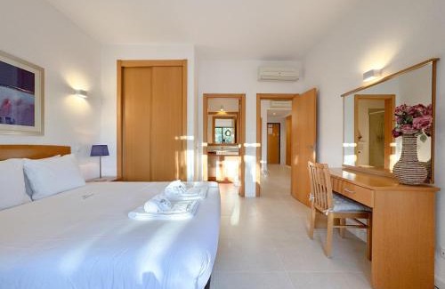 Telheiro Wohnung | Modern flat in gated complex with pool #1927