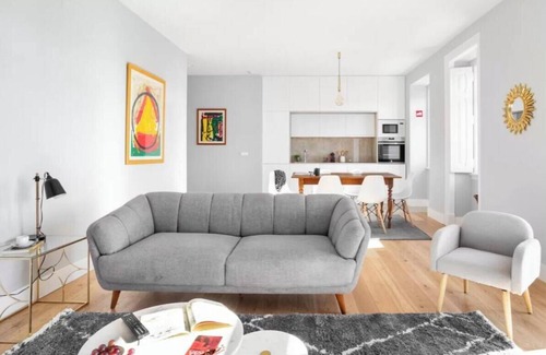 Santa Maria Maior Wohnung | "Modern Flat with Balcony Overlooking Tagus River, Near Castelo