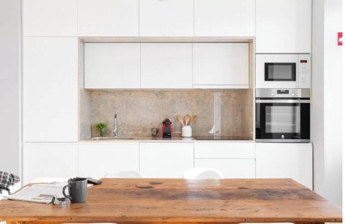 Santa Maria Maior Wohnung | "Modern Flat with Balcony Overlooking Tagus River, Near Castelo