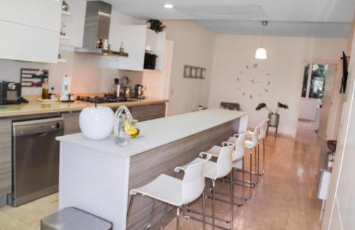 Shaba Wohnung | Modern Ground Level, 4 BR condo