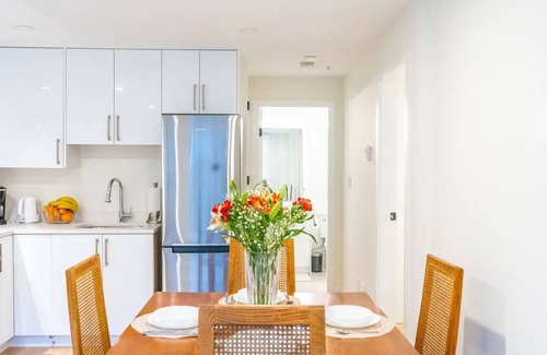 Kitsilano Haus | Modern Guest Suite in Kitsilano
