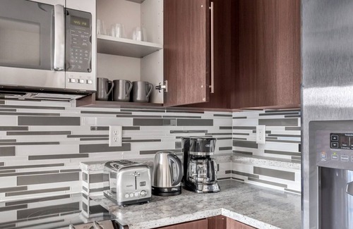 H Street Corridor Wohnung | Modern H Street 1BR w/ Gym, W/D & Pool, across from WF, by Blueground