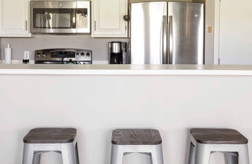 Acme Eigentumswohnung | MODERNER HILLTOP-RÜCKZUG IM GRAND TRAVERSE RESORT!