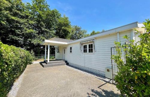 Kaatsheuvel Haus | Modern Holiday Home in Kaatsheuvel with bubble bath