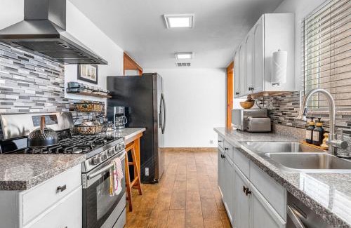 Hillcrest Haus | Modern home near UVU and BYU with hot tub and mountain views