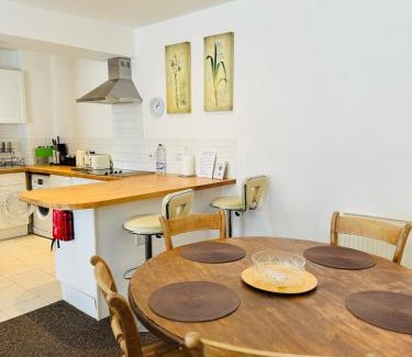 St Leonards-On-Sea Wohnung | Modern house in central St Leonards