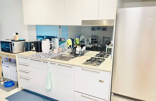Ascot Wohnung | Modern inner city apartment with river views, WiFi & AC in lovely Hamilton